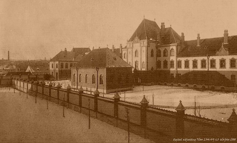 Nová budova školy v roku 1896