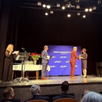 Ocenenie pre Mgr. Silviu Oravcovú pri príležitosti Dňa učiteľov (3/12)