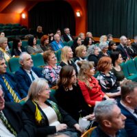 Ocenenie pre Mgr. Silviu Oravcovú pri príležitosti Dňa učiteľov (11/12)