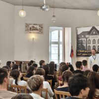 Prednáška s biovedcom Dr. R. Lukom Danielsom (2/11)